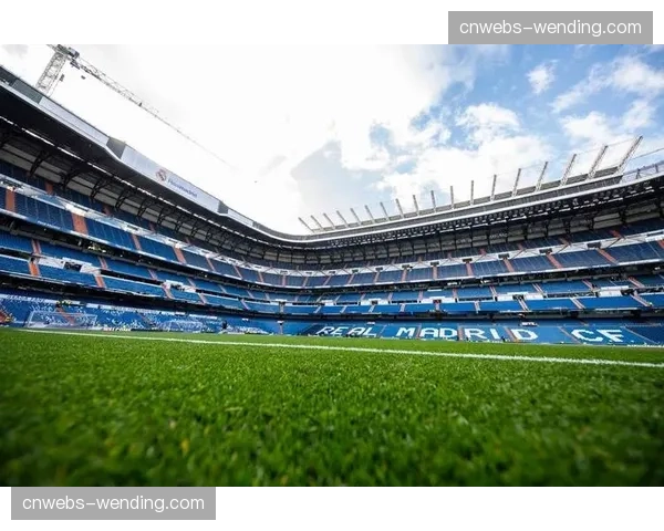 实时：国家德比次回合，伯纳乌球场涌入超八万名观众