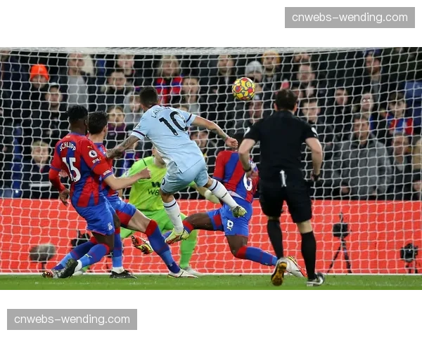 争四格局再变:维拉不敌阿森纳,热刺战平切尔西,曼联掉队 争四格局再变:维拉不敌阿森纳,热刺战平切尔西,曼联掉队